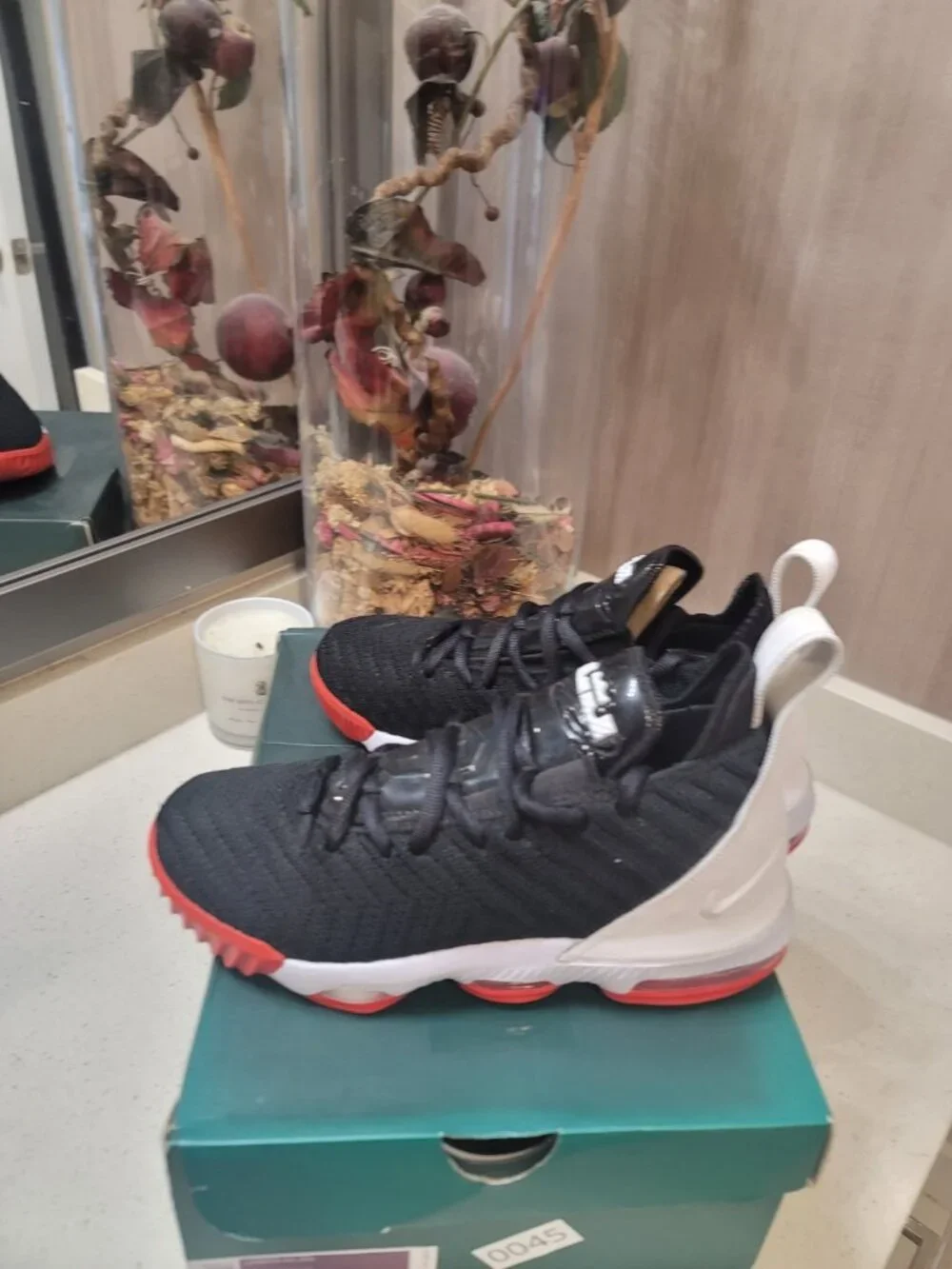Nike Lebron 16 XVI GS Bred 2019 ~ Youth Size US 5.5Y Black/Red AQ2465-016